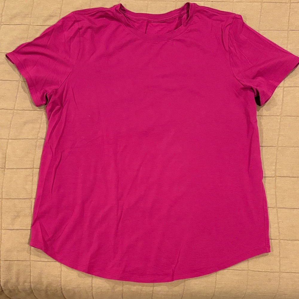 lululemon athletica Fuchsia Short Sleeve Tee